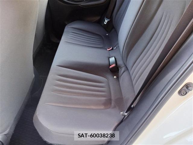 Toyota YARIS 2021-03 6248656-11