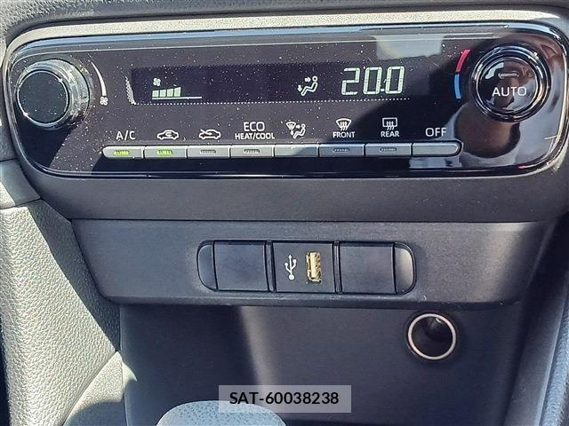 Toyota YARIS 2021-03 6248656-18