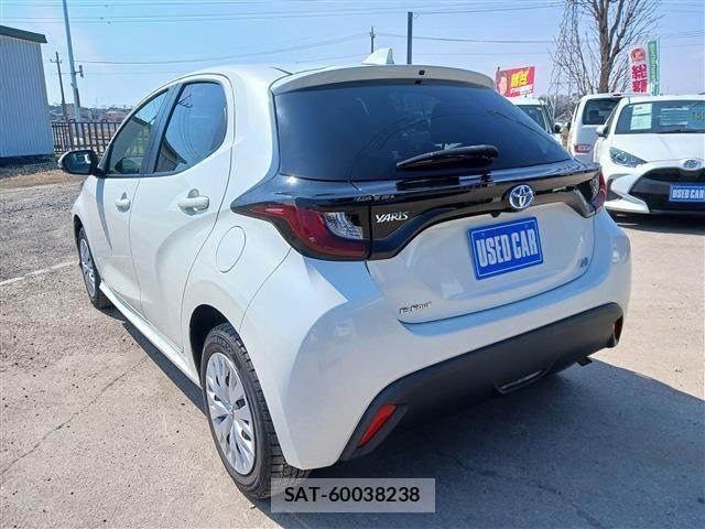 Toyota YARIS 2021-03 6248656-1