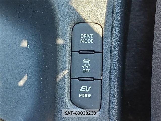 Toyota YARIS 2021-03 6248656-19