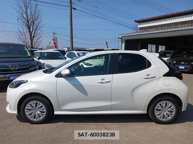 Toyota YARIS 2021-03 6248656-2