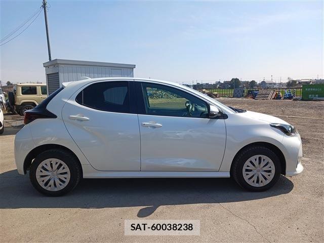 Toyota YARIS 2021-03 6248656-3