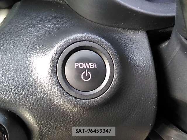 Toyota YARIS 2025-01 6307460-19