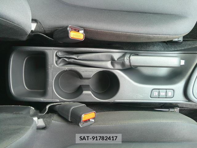 Toyota YARIS 2021-03 6528172-13