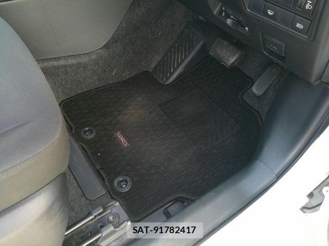 Toyota YARIS 2021-03 6528172-23