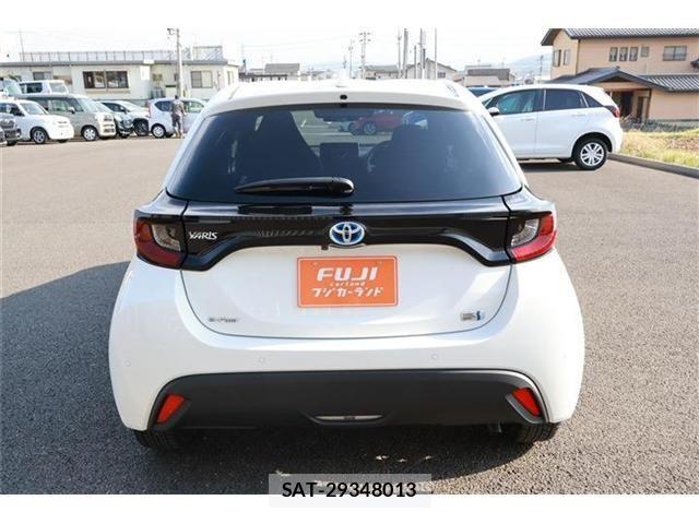 Toyota YARIS 2024-03 6615970-16