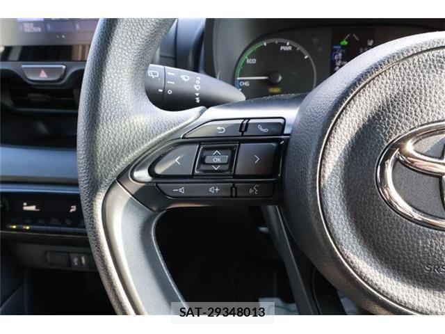 Toyota YARIS 2024-03 6615970-23
