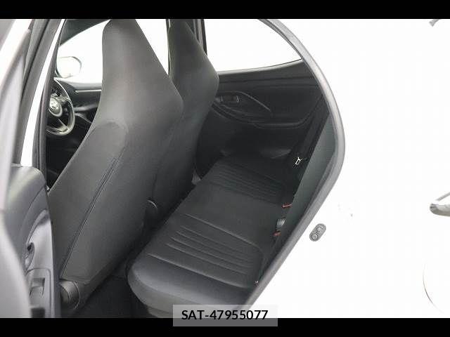 Toyota YARIS 2023-03 6615977-12