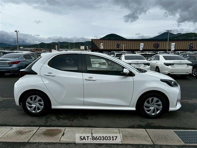 Toyota YARIS 2023-03 6615978-9