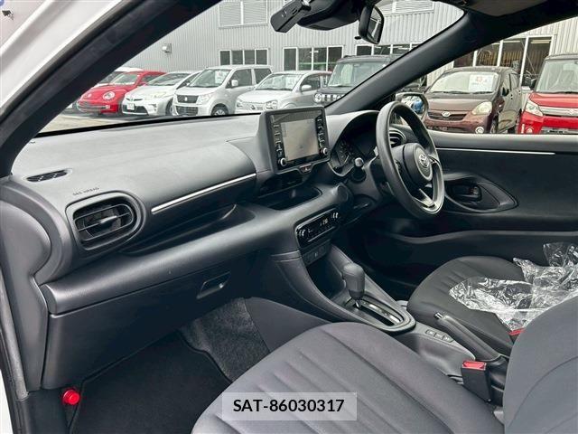 Toyota YARIS 2023-03 6615978-11