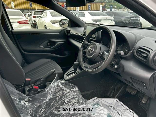 Toyota YARIS 2023-03 6615978-12