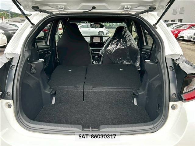 Toyota YARIS 2023-03 6615978-17