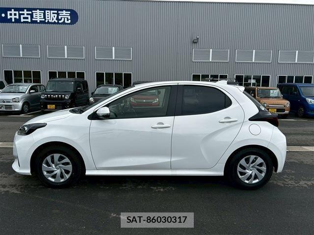Toyota YARIS 2023-03 6615978-8