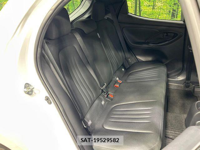 Toyota YARIS 2023-03 6674319-8