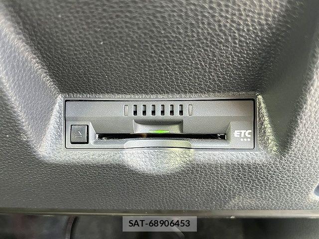 Toyota YARIS 2021-02 6674323-15