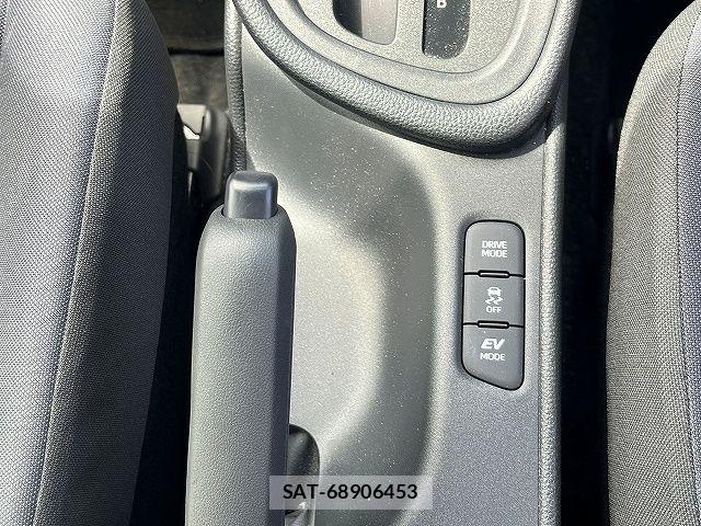 Toyota YARIS 2021-02 6674323-17