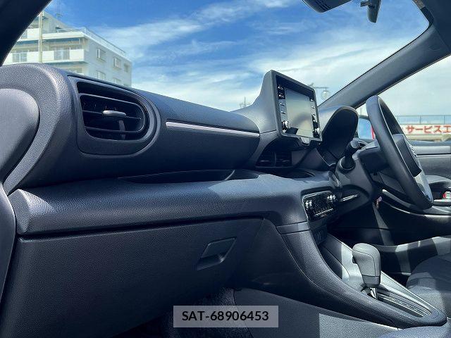Toyota YARIS 2021-02 6674323-18