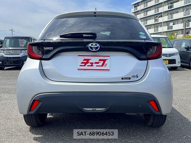 Toyota YARIS 2021-02 6674323-23