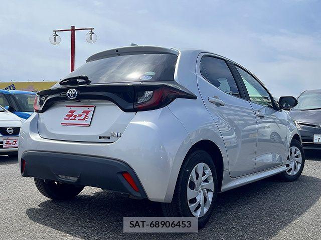 Toyota YARIS 2021-02 6674323-2
