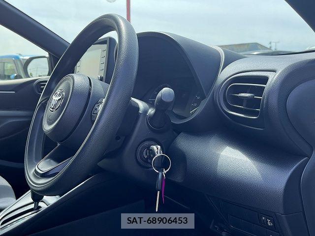 Toyota YARIS 2021-02 6674323-3