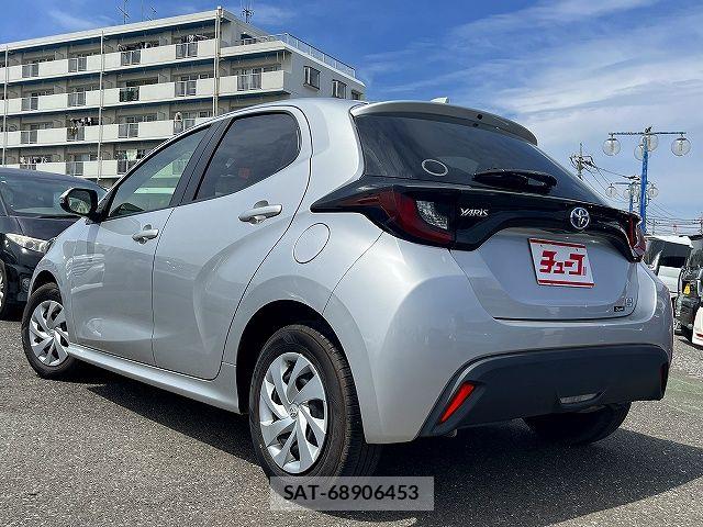 Toyota YARIS 2021-02 6674323-8