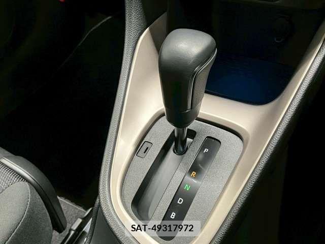 Toyota YARIS 2023-08 6678942-10