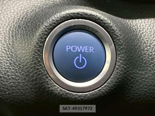 Toyota YARIS 2023-08 6678942-11