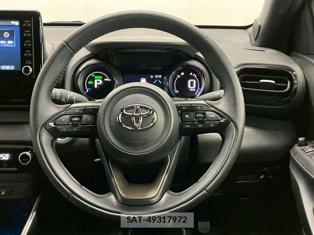 Toyota YARIS 2023-08 6678942-13