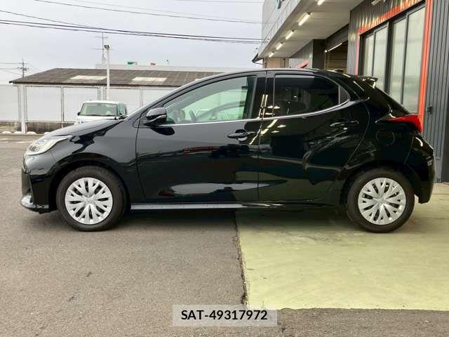 Toyota YARIS 2023-08 6678942-17