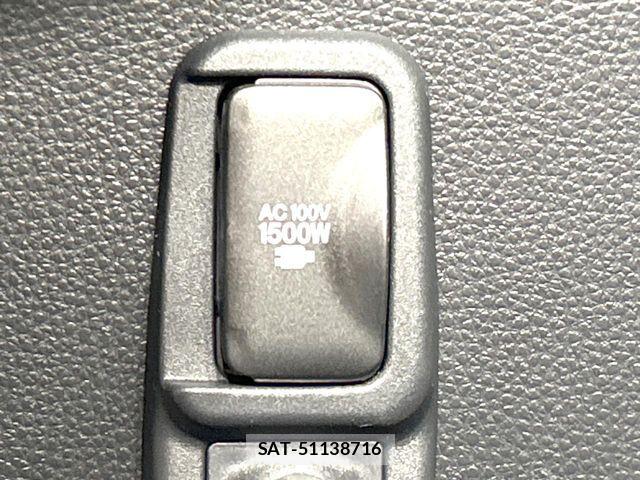 Toyota YARIS 2023-03 6717857-4