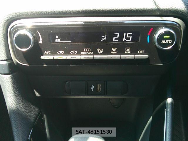 Toyota YARIS 2023-04 6717856-10