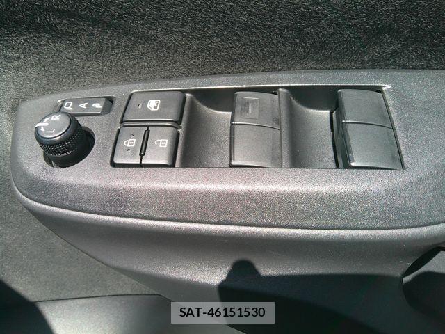 Toyota YARIS 2023-04 6717856-12