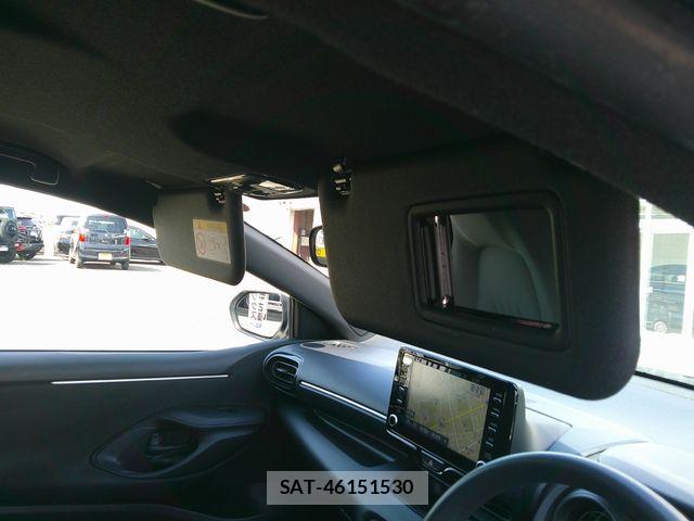 Toyota YARIS 2023-04 6717856-17
