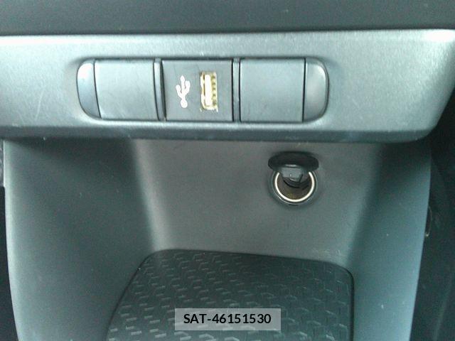 Toyota YARIS 2023-04 6717856-24