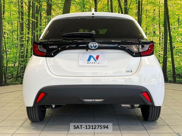 Toyota YARIS 2023-04 6717861-14