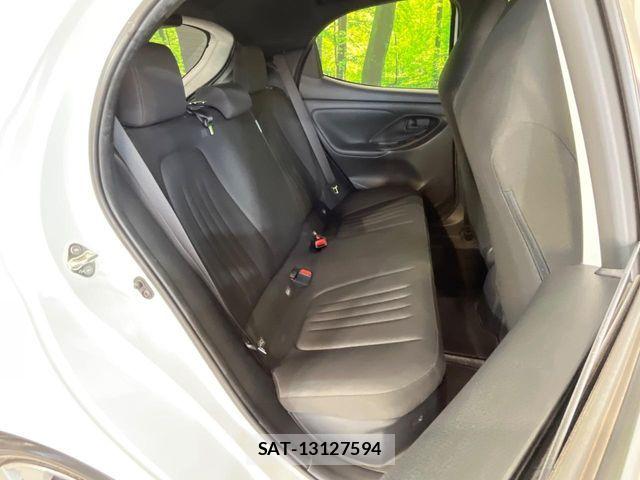 Toyota YARIS 2023-04 6717861-8