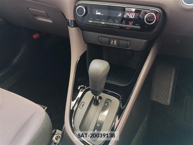Toyota YARIS 2020-12 6754083-12