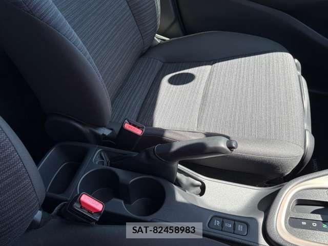 Toyota YARIS 2022-09 6818328-19