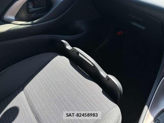 Toyota YARIS 2022-09 6818328-22