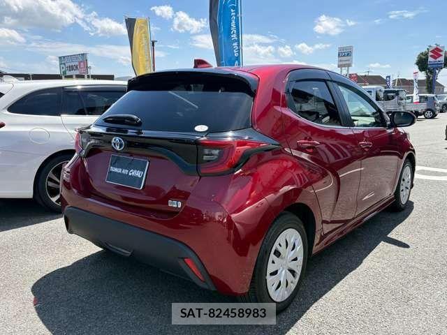 Toyota YARIS 2022-09 6818328-25
