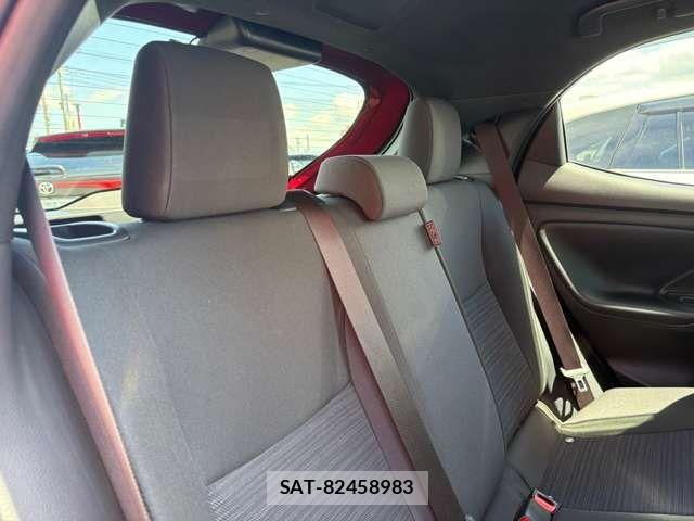 Toyota YARIS 2022-09 6818328-29