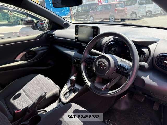 Toyota YARIS 2022-09 6818328-6