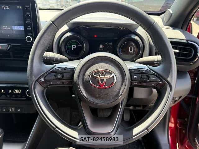Toyota YARIS 2022-09 6818328-7