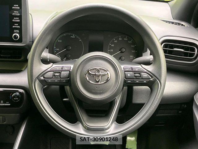 Toyota YARIS 2023-03 6818332-10