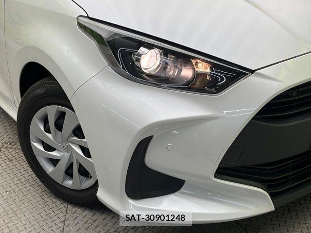 Toyota YARIS 2023-03 6818332-11