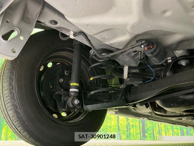 Toyota YARIS 2023-03 6818332-19