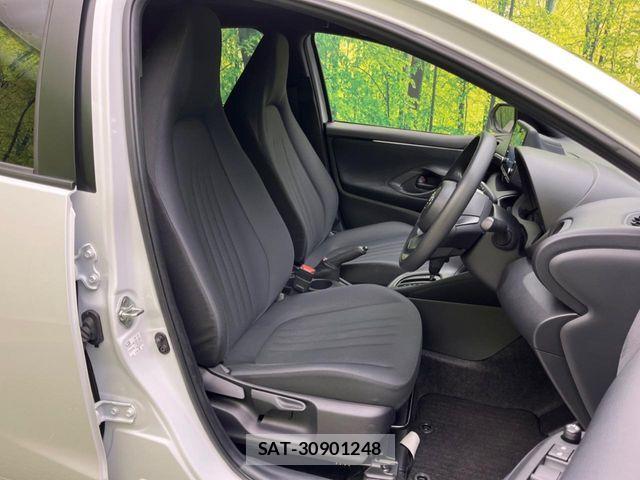 Toyota YARIS 2023-03 6818332-7
