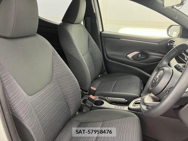 Toyota YARIS 2022-05 6818323-11
