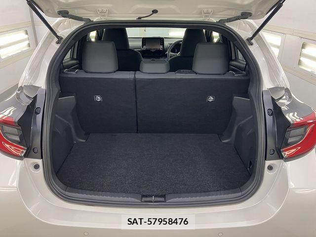 Toyota YARIS 2022-05 6818323-13