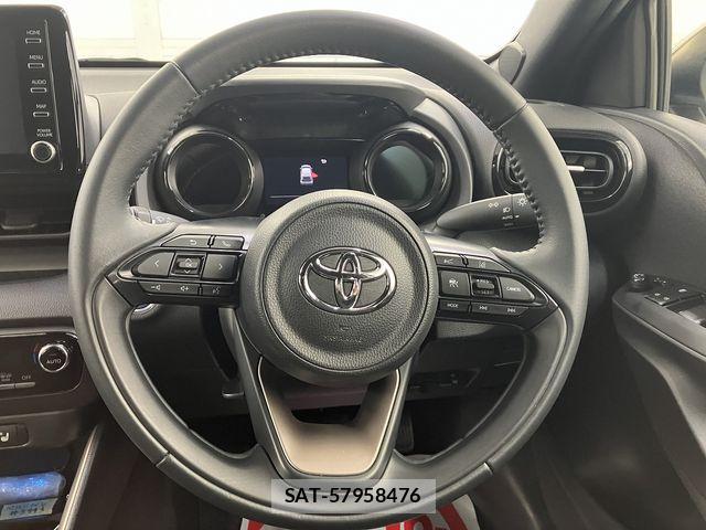 Toyota YARIS 2022-05 6818323-16